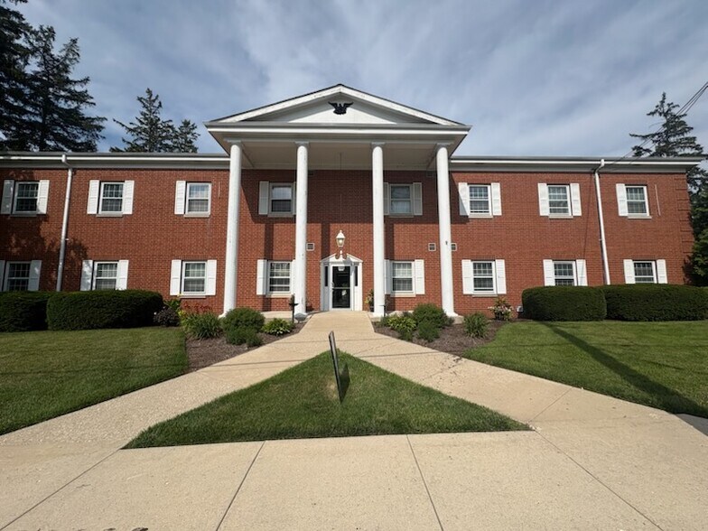 800 Main St, Antioch, IL à louer - Photo du bâtiment - Image 1 de 24