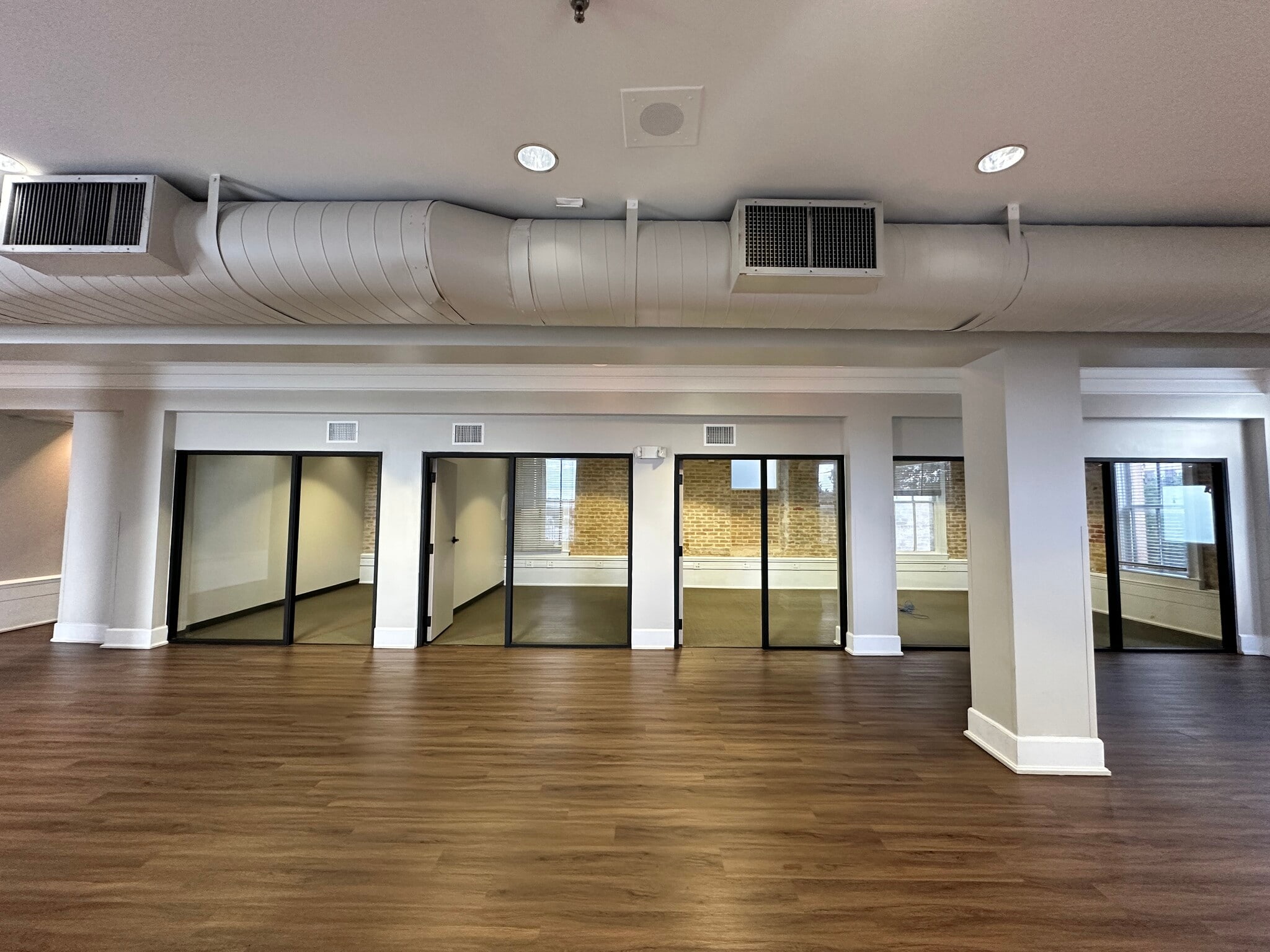 119 Heiman St, San Antonio, TX à louer Photo intérieure- Image 1 de 17