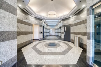9999 Boul Cavendish, Montréal, QC for lease Interior Photo- Image 2 of 6