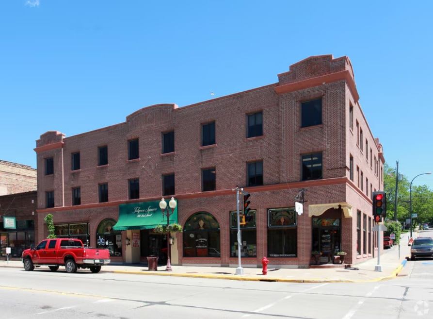 502 2nd St, Hudson, WI for sale Primary Photo- Image 1 of 2