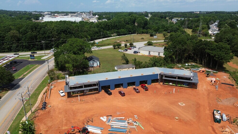 5 Moorlyn Ln, Greer, SC à louer - Photo du bâtiment - Image 3 de 18