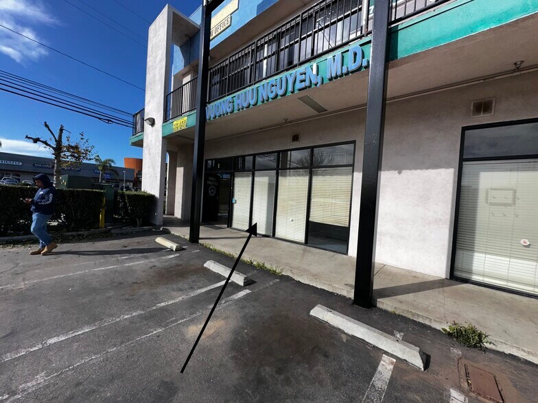 10131-10141 Westminster Ave, Garden Grove, CA à louer - Photo du bâtiment - Image 2 de 4