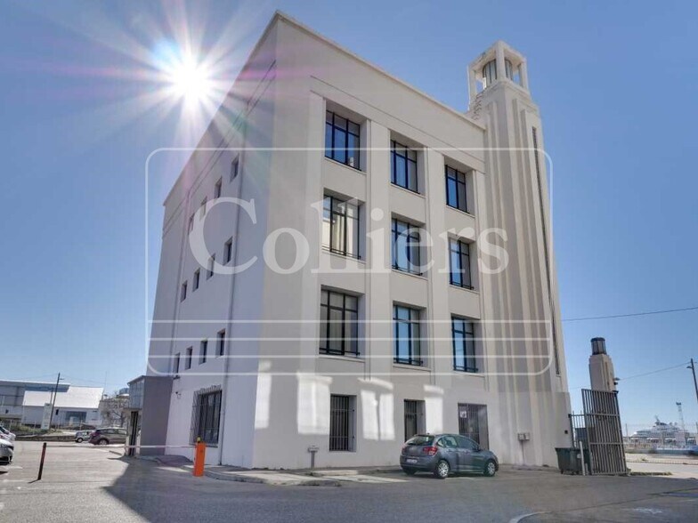 8 Rue Du Cargo Rhin Fidelity, Marseille for sale - Building Photo - Image 2 of 15