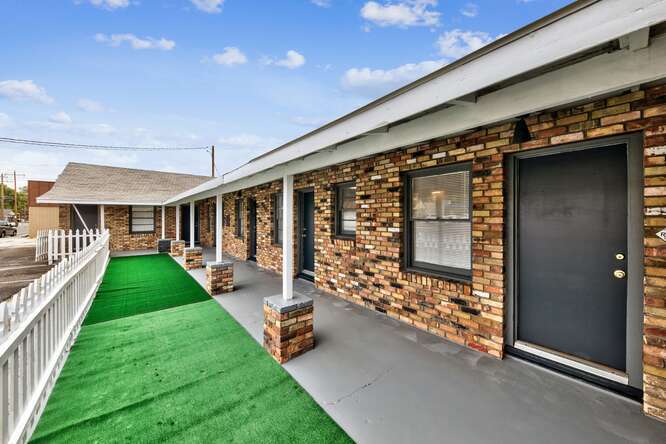 1515 N Carson St, Carson City, NV à vendre - Photo du bâtiment - Image 2 de 32