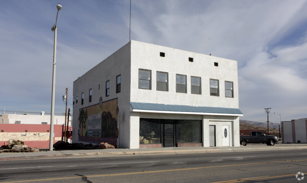 111-119 E Main St, Barstow, CA à vendre - Photo principale - Image 1 de 7