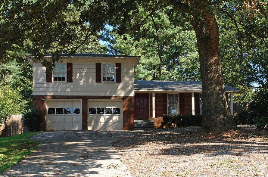 204 Hawkins Store Rd, Kennesaw, GA à vendre - Photo du bâtiment - Image 2 de 2