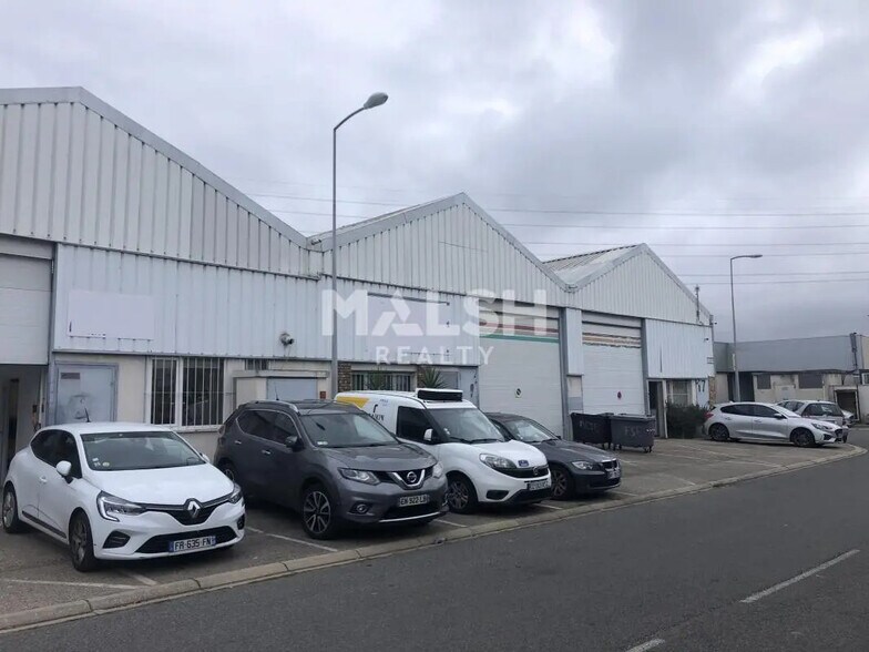 Flex in Vénissieux for lease - Building Photo - Image 3 of 9