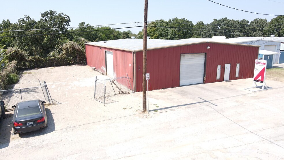 117 Industrial Dr, Kennedale, TX à vendre - Photo du bâtiment - Image 1 de 7