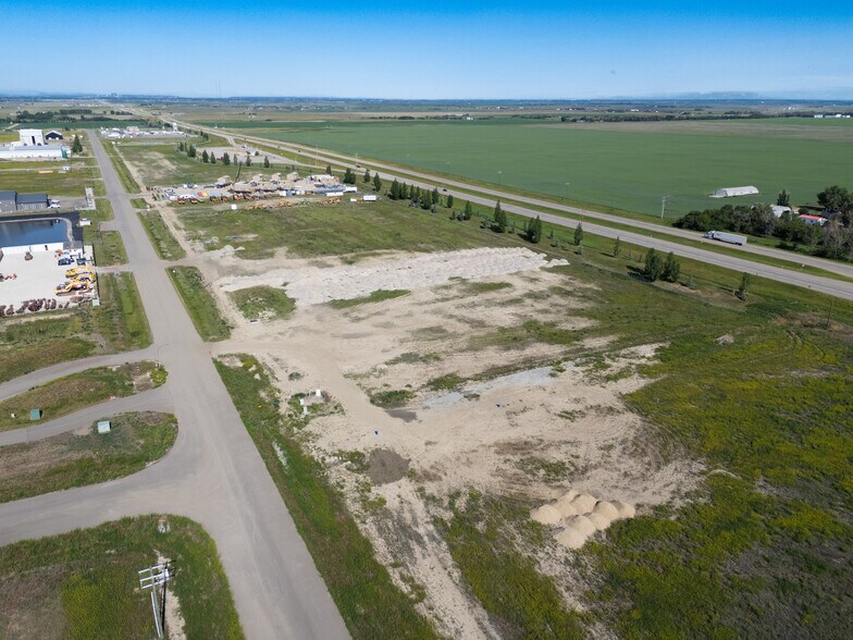 52 Durum Dr, Wheatland County, AB à vendre - Photo du bâtiment - Image 3 de 7