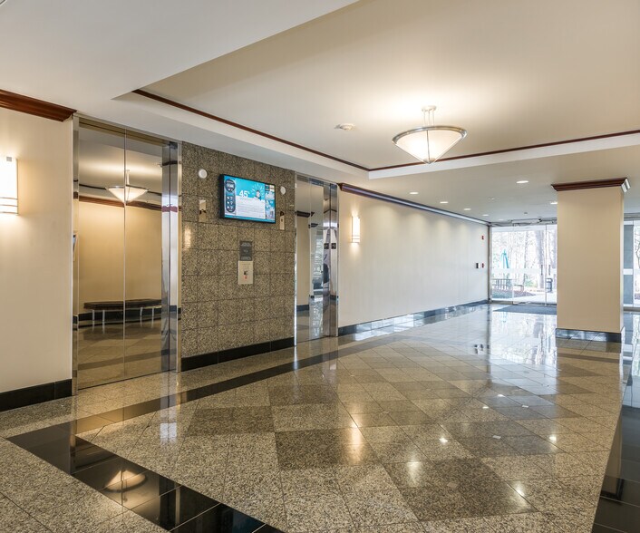 2302 Parklake Dr, Atlanta, GA à louer - Hall d’entrée - Image 3 de 5