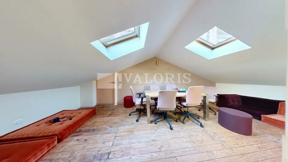 Bureau dans Villeurbanne à louer - Photo du bâtiment - Image 3 de 9