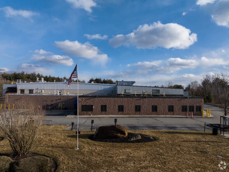299 Pepsi Rd, Manchester, NH for lease - Primary Photo - Image 1 of 20