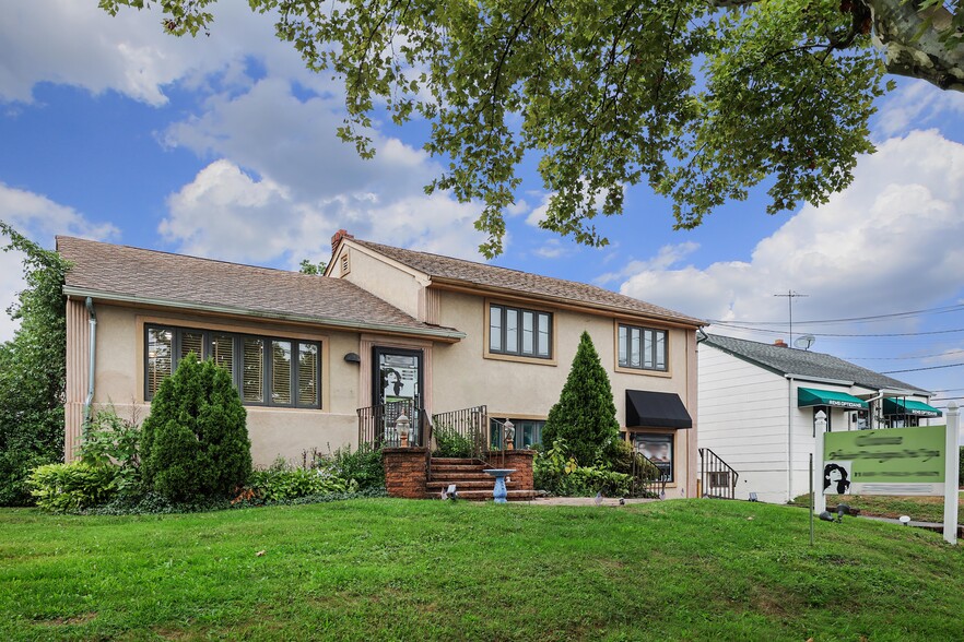 1162 Raritan Rd, Clark, NJ for sale - Primary Photo - Image 1 of 27