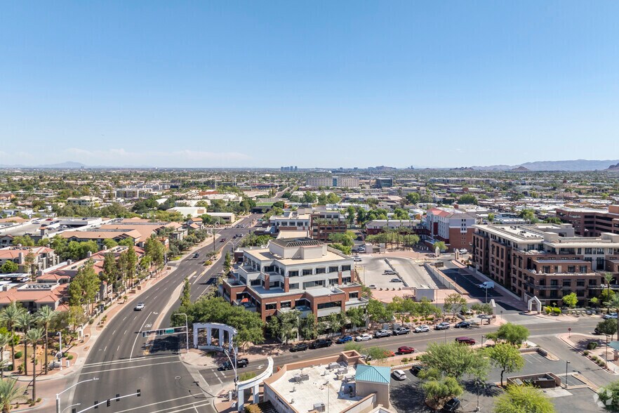 4250 N Drinkwater Blvd, Scottsdale, AZ à louer - Aérien - Image 3 de 5