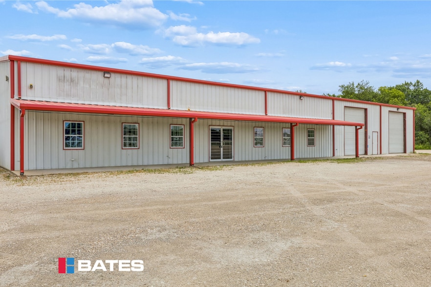 5200 N I-45 Hwy, Ennis, TX for lease - Building Photo - Image 2 of 21