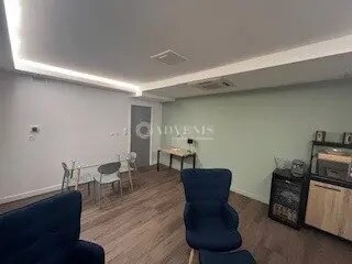 Office in Lyon for lease - Interior Photo - Image 1 of 11