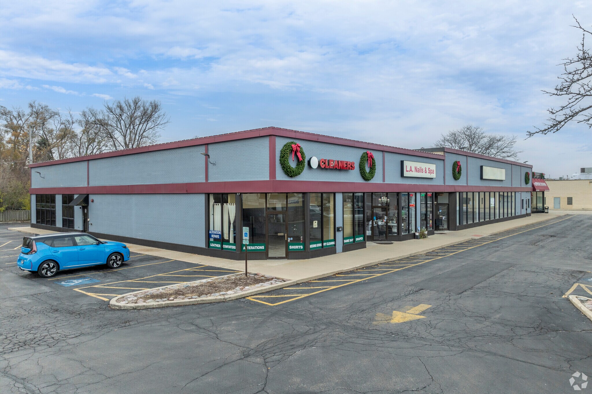 501-507 E Saint Charles Rd, Villa Park, IL for lease Primary Photo- Image 1 of 6
