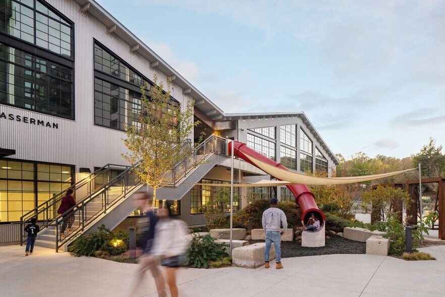 2200 Atlantic Ave, Raleigh, NC à louer - Photo du bâtiment - Image 3 de 26