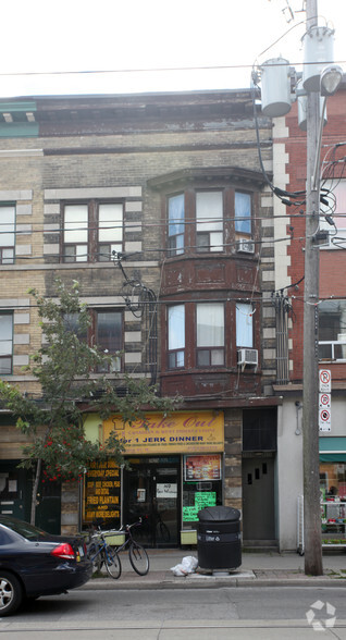 1427 Queen St W, Toronto, ON for lease - Primary Photo - Image 1 of 2