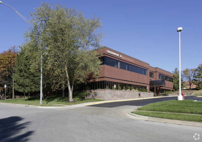 200 NE 54th St, Kansas City, MO à louer - Photo du bâtiment - Image 3 de 16