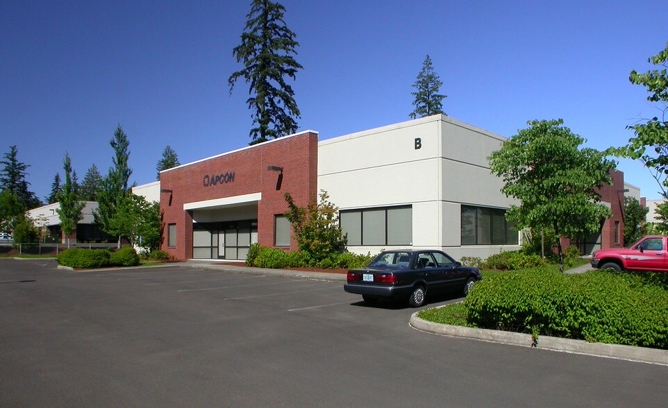 17858 SW Upper Boones Ferry Rd, Portland, OR à louer - Photo du bâtiment - Image 3 de 4