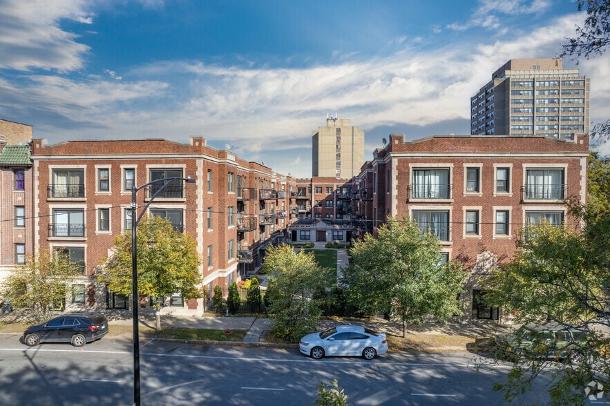 4627 S Drexel Blvd, Chicago, IL for sale - Building Photo - Image 2 of 25