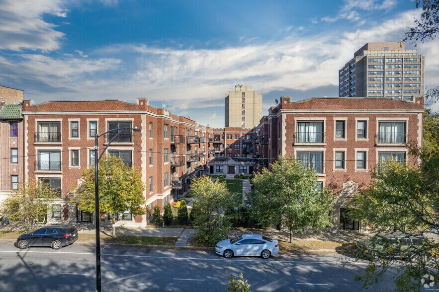 4627 S Drexel Blvd, Chicago, IL à vendre - Photo du bâtiment - Image 2 de 25