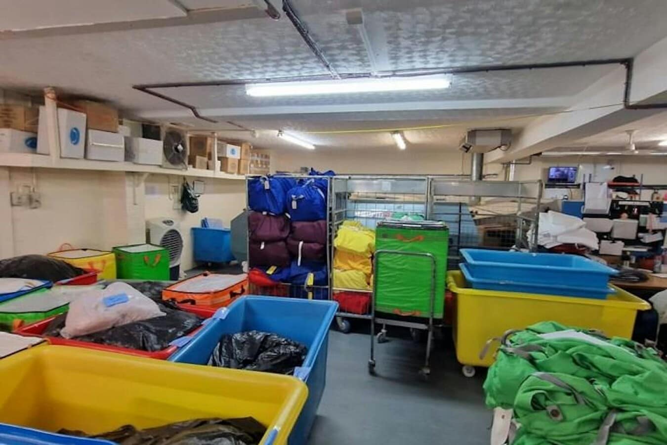 Bessemer Rd, Basingstoke, HAM RG21 3ND - Unité 1 -  - Photo intérieure - Image 1 of 4