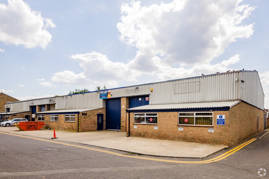 Bath Rd, Hounslow for lease - Building Photo - Image 2 of 5