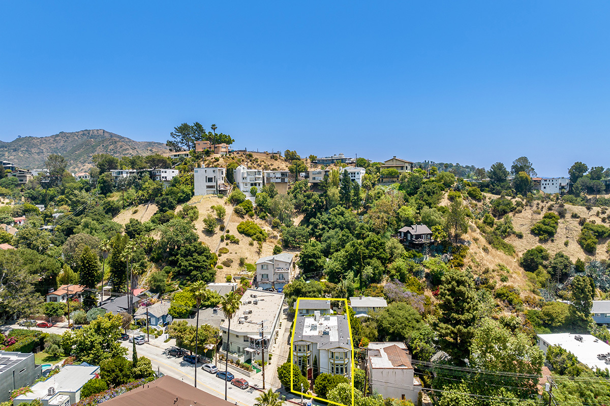 2640 N Beachwood Dr, Los Angeles, CA for sale Building Photo- Image 1 of 1