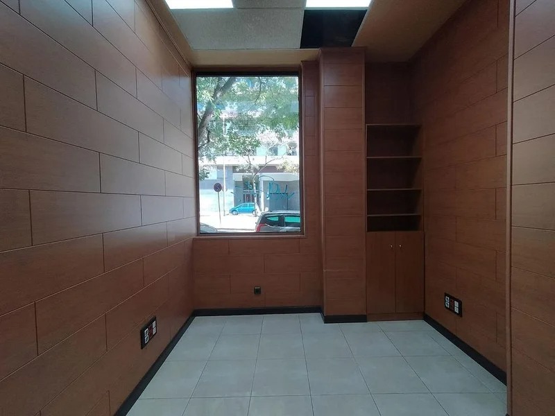 Madrid, MAD 28005 - Unit Puerta 03, Esc. 2 - - Interior Photo - Image 1 of 11