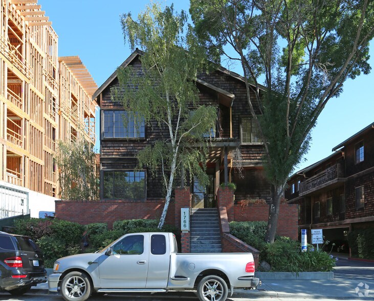 1766 Lacassie Ave, Walnut Creek, CA à vendre - Photo du bâtiment - Image 2 de 3