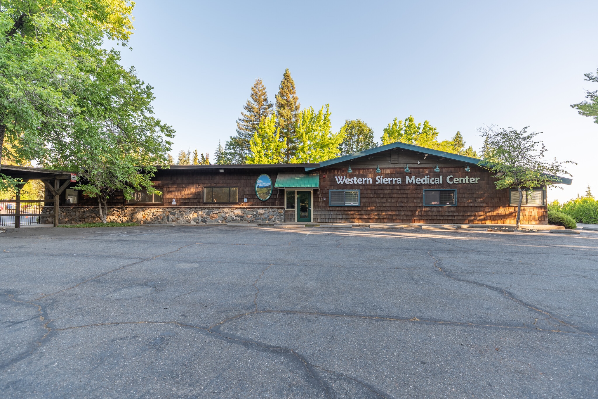 3070 Camino Heights Dr, Camino, CA for lease Building Photo- Image 1 of 20