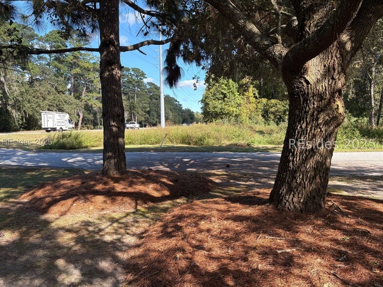 574 Sea Island Pky, Saint Helena Island, SC à vendre - Photo du bâtiment - Image 2 de 19