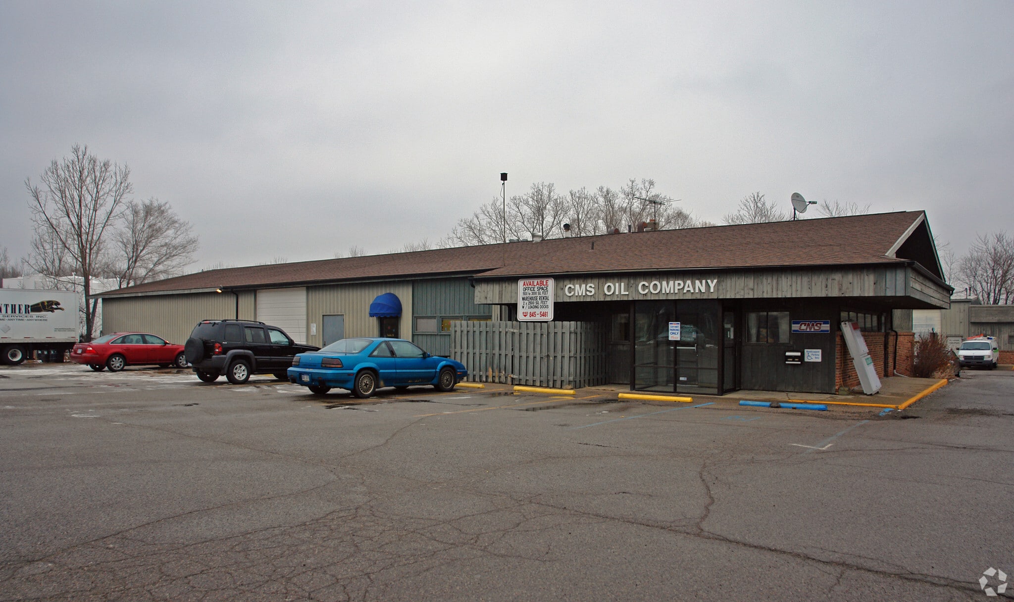15-30 N Saginaw Rd Lapeer Industrial portfolio of 2 properties for sale on LoopNet.ca Primary Photo- Image 1 of 3