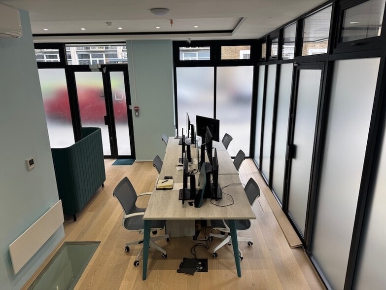13-15 Dock St, London for lease - Interior Photo - Image 3 of 16