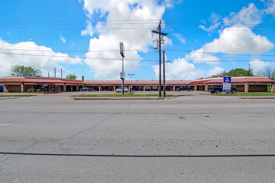 138 S Bowen Rd, Arlington, TX for lease - Building Photo - Image 2 of 7