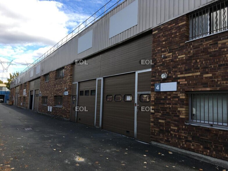 Industrial in Lisses for lease - Building Photo - Image 1 of 4