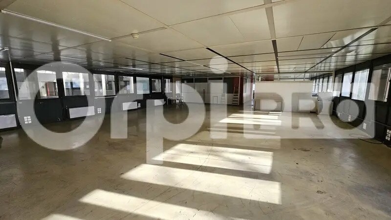 Industrial in Canéjan for lease Interior Photo- Image 1 of 13