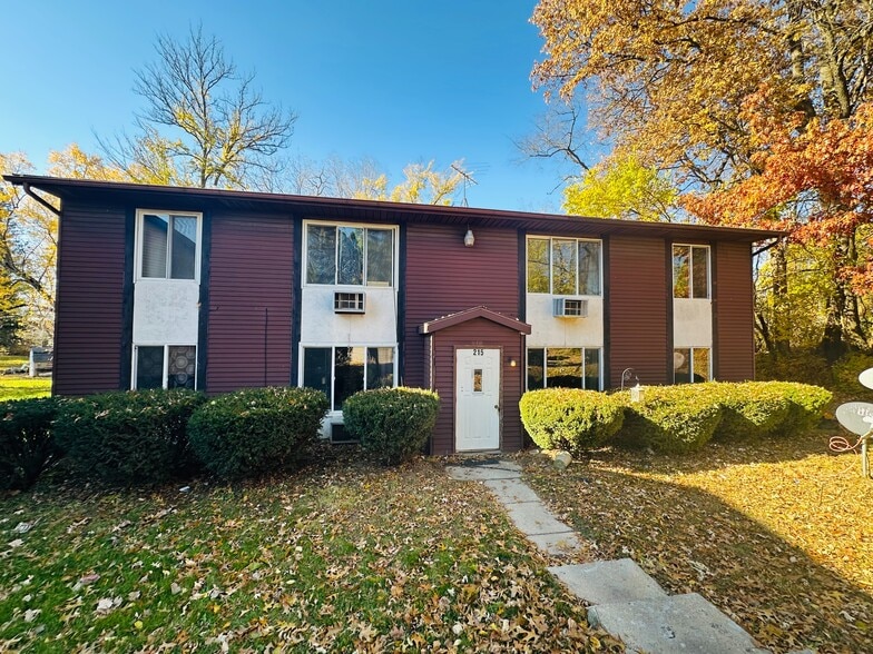 215 Logan St, Valparaiso, IN for sale - Building Photo - Image 2 of 12