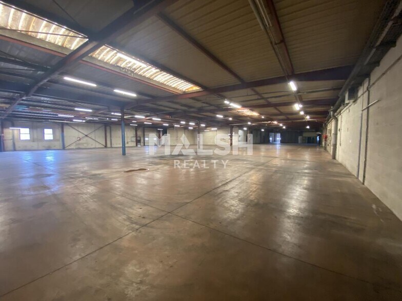 Flex in La Roche-Vineuse for sale - Building Photo - Image 2 of 36