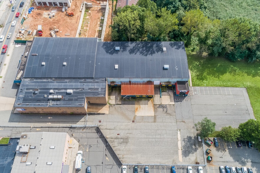 4865 Arthur Kill Rd, Staten Island, NY for sale - Building Photo - Image 2 of 223