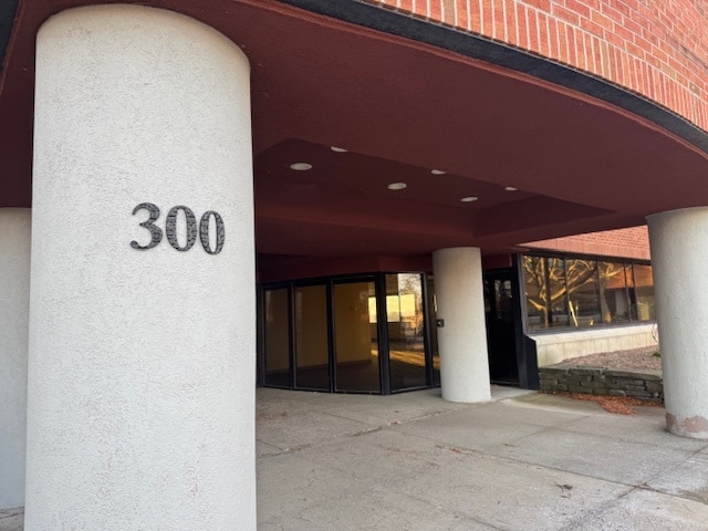 300 Interstate Corporate Cent, Williston, VT for lease - Building Photo - Image 3 of 7