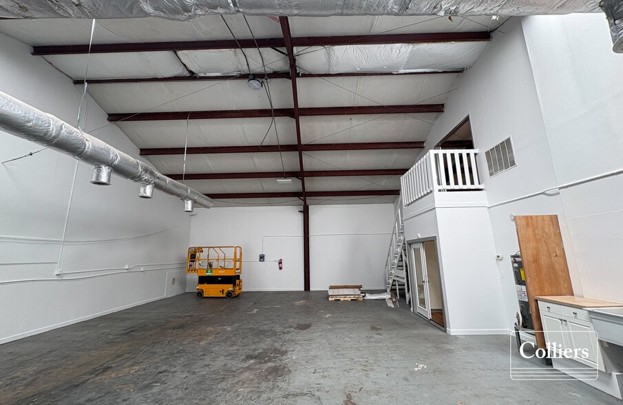 12 Cardinal Rd, Hilton Head Island, SC for lease - Building Photo - Image 2 of 15