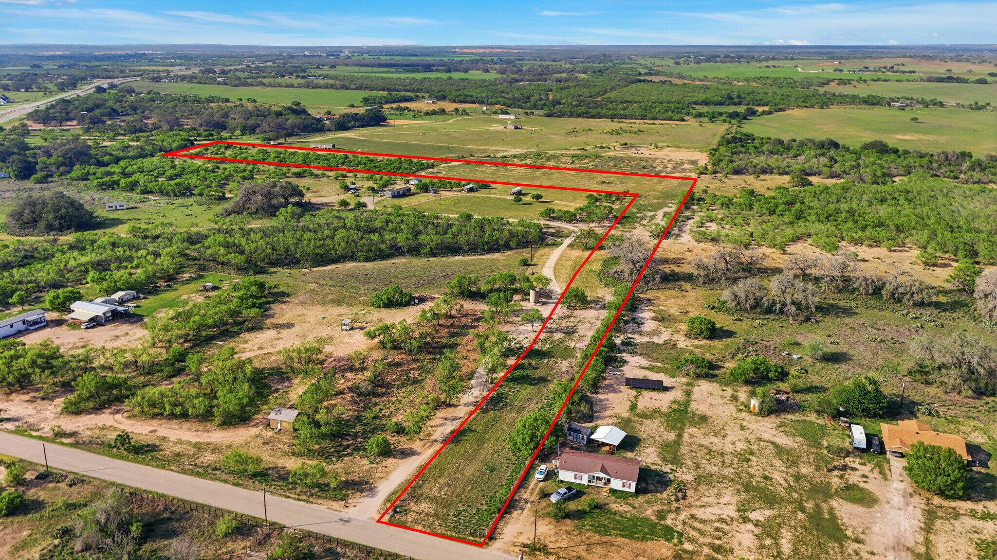 238 E Ditto Rd, Poteet, TX à vendre Photo principale- Image 1 de 17