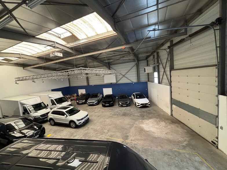 Flex in Rillieux-la-Pape for lease - Interior Photo - Image 3 of 6