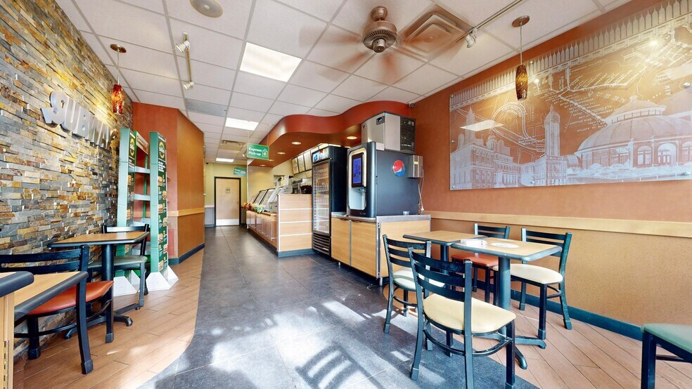 1226 Danforth Ave, Toronto, ON à vendre - Photo intérieure - Image 3 de 22