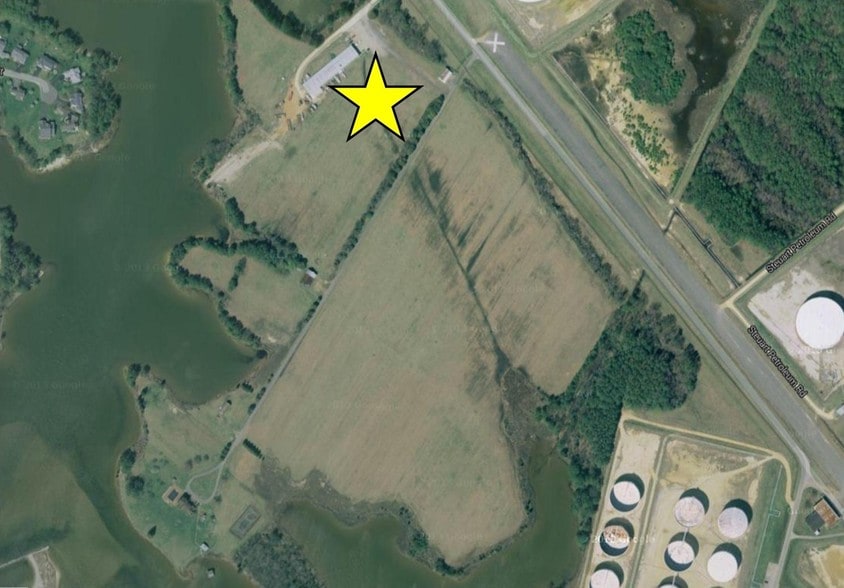 17815 Piney Point Rd, Tall Timbers, MD à louer - Photo principale - Image 1 de 1