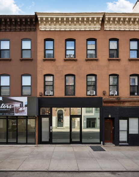 870 Dekalb Ave, Brooklyn, NY à louer - Photo du bâtiment - Image 1 de 7