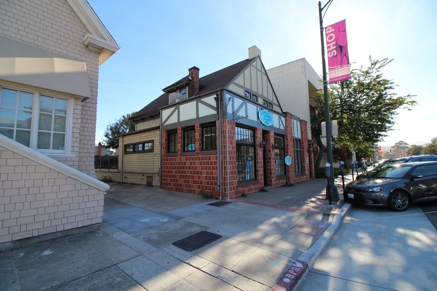 1129 Howard Ave, Burlingame, CA à louer - Photo principale - Image 1 de 2